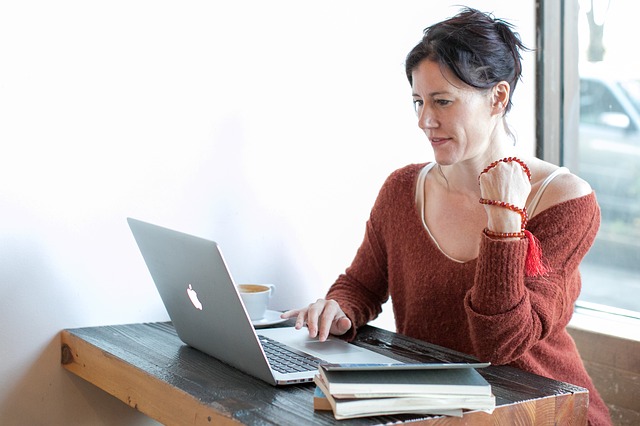 girl working